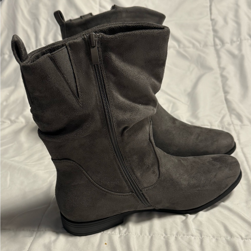 VJH comfort Wmns Slouchy Boots Bootie Sz 8.5 Round Toe Comfort Low Heel Mid Calf - Picture 2 of 16